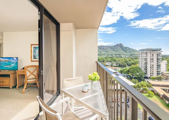 Cozy & Diamond Head View At Waikiki With Parking